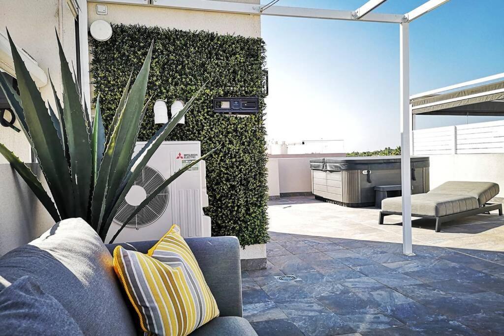 Black Sun. Modern Penthouse In Torrevieja Exterior foto
